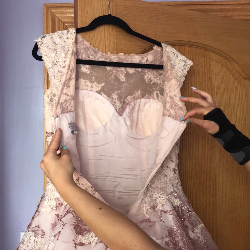 Dress - Picture 6 of 8